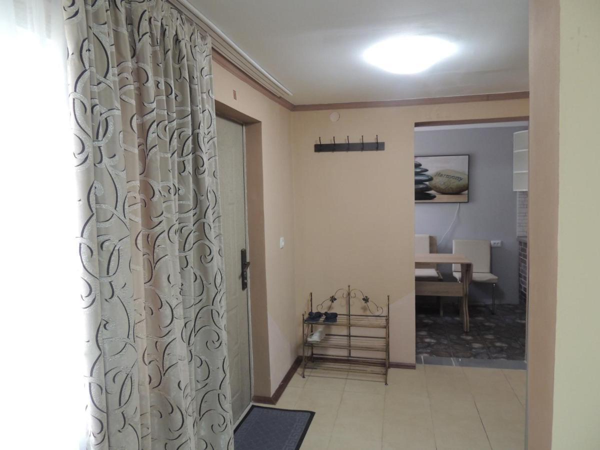 Stefanika 42\5\2 Apartment Berehove  Bagian luar foto
