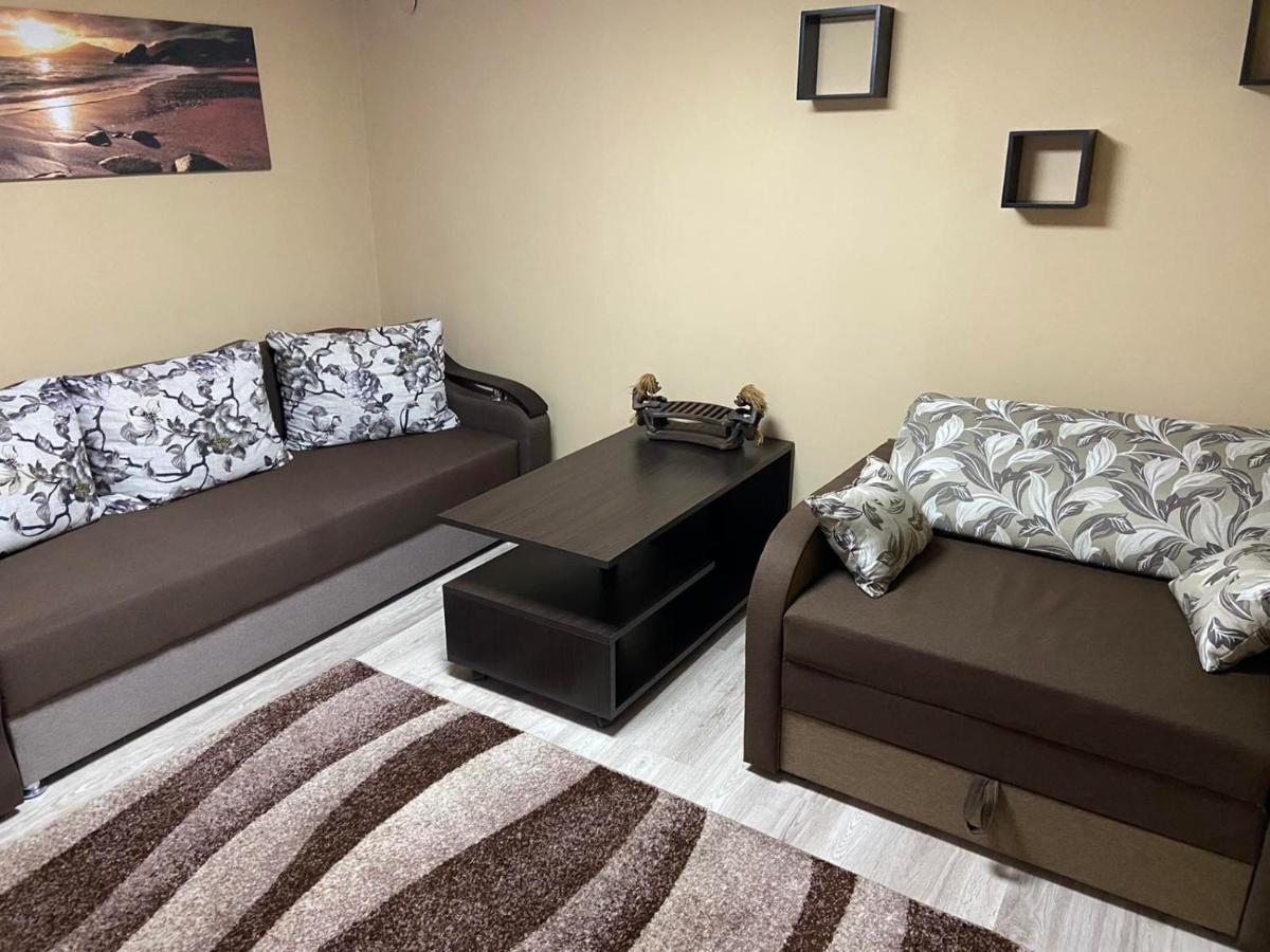 Stefanika 42\5\2 Apartment Berehove  Bagian luar foto
